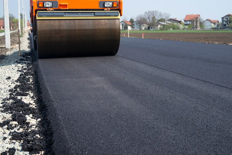 Proceduri și utilaje pentru asfaltarea eficientă a drumurilor