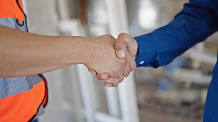 De ce este importantă colaborarea cu autoritățile locale